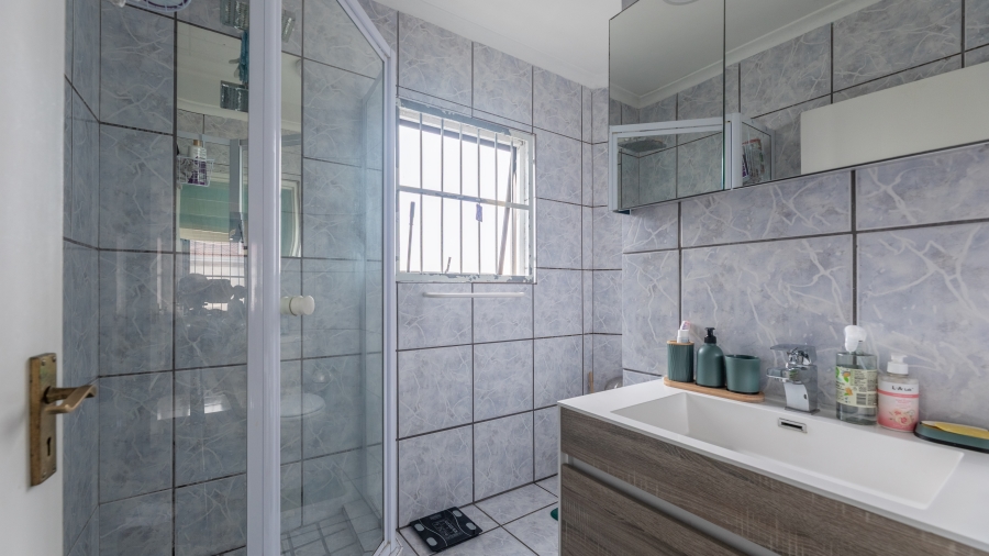 2 Bedroom Property for Sale in Parklands Western Cape